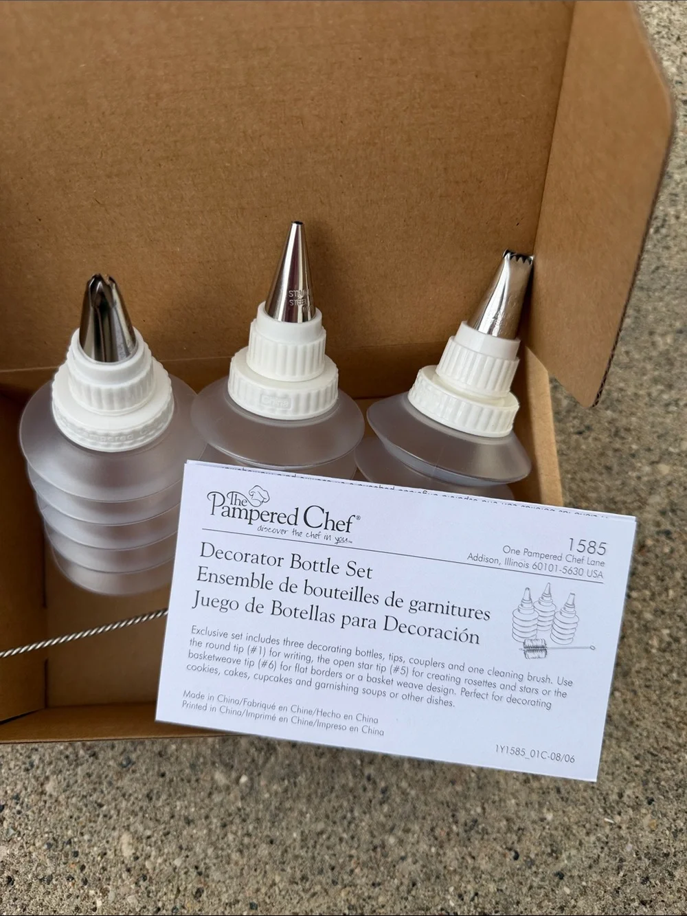 Pampered Chef Decorator Bottle Set
